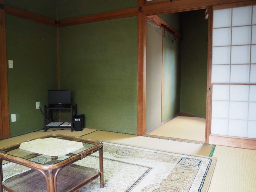 Sudomari Minshuku Friend Hotel Якушима Екстериор снимка