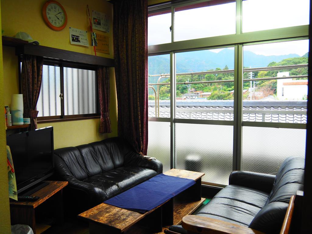 Sudomari Minshuku Friend Hotel Якушима Екстериор снимка